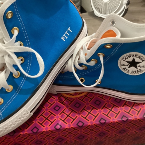 Converse - Picture 2 of 5